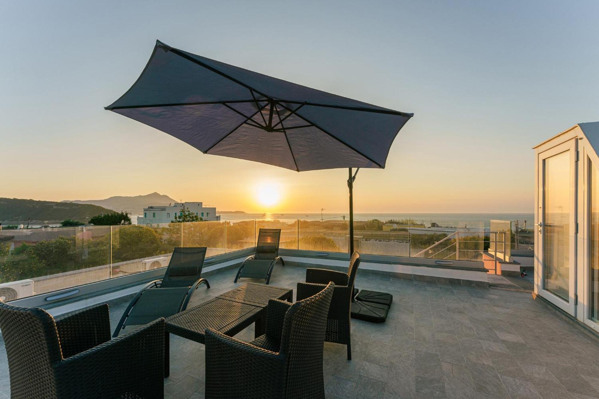 Le Rondinelle Rooms Procida Bagian luar foto