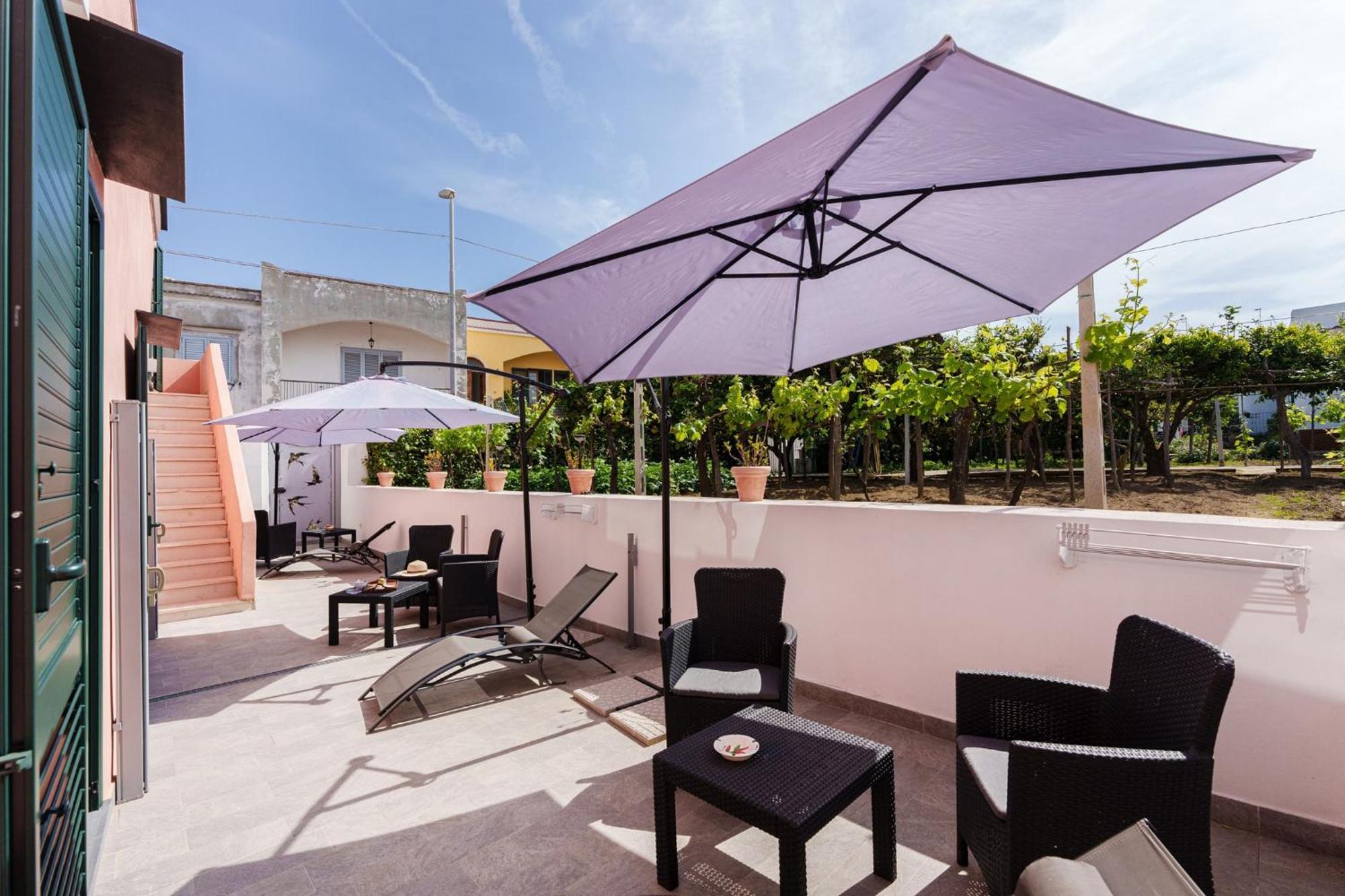 Le Rondinelle Rooms Procida Bagian luar foto