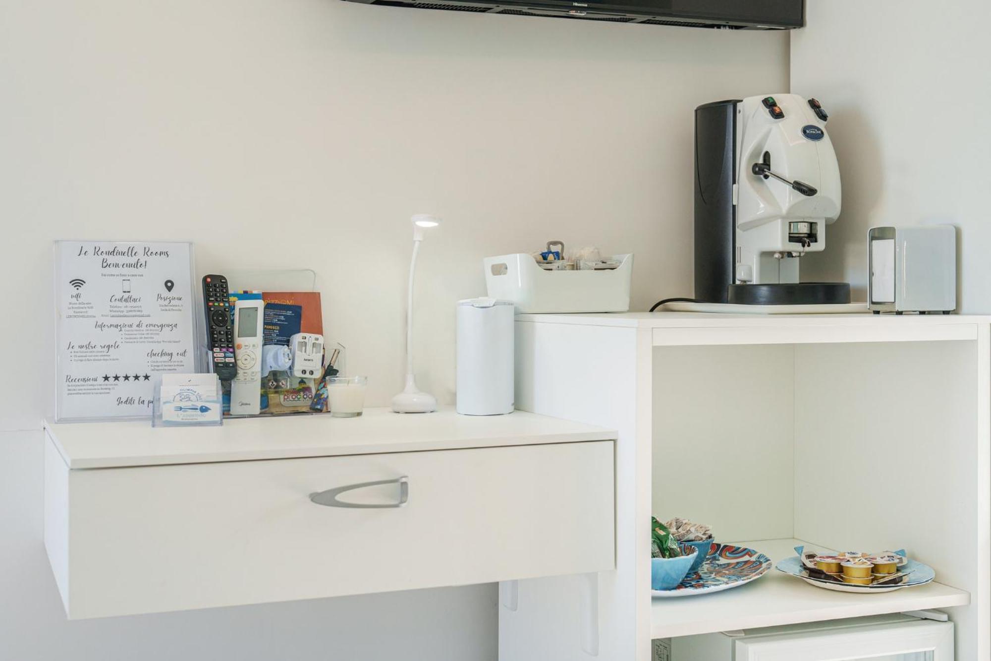 Le Rondinelle Rooms Procida Bagian luar foto