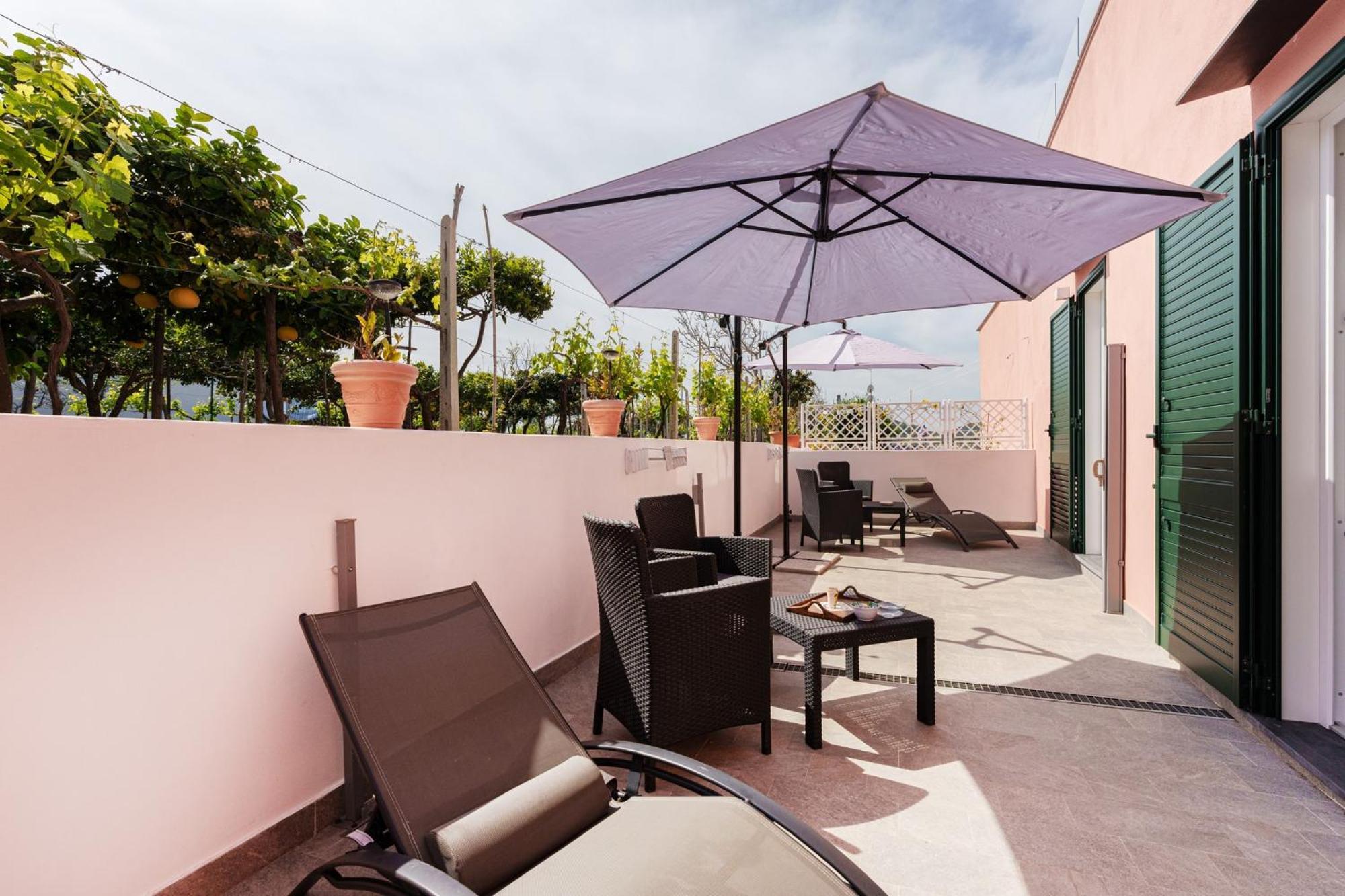 Le Rondinelle Rooms Procida Bagian luar foto