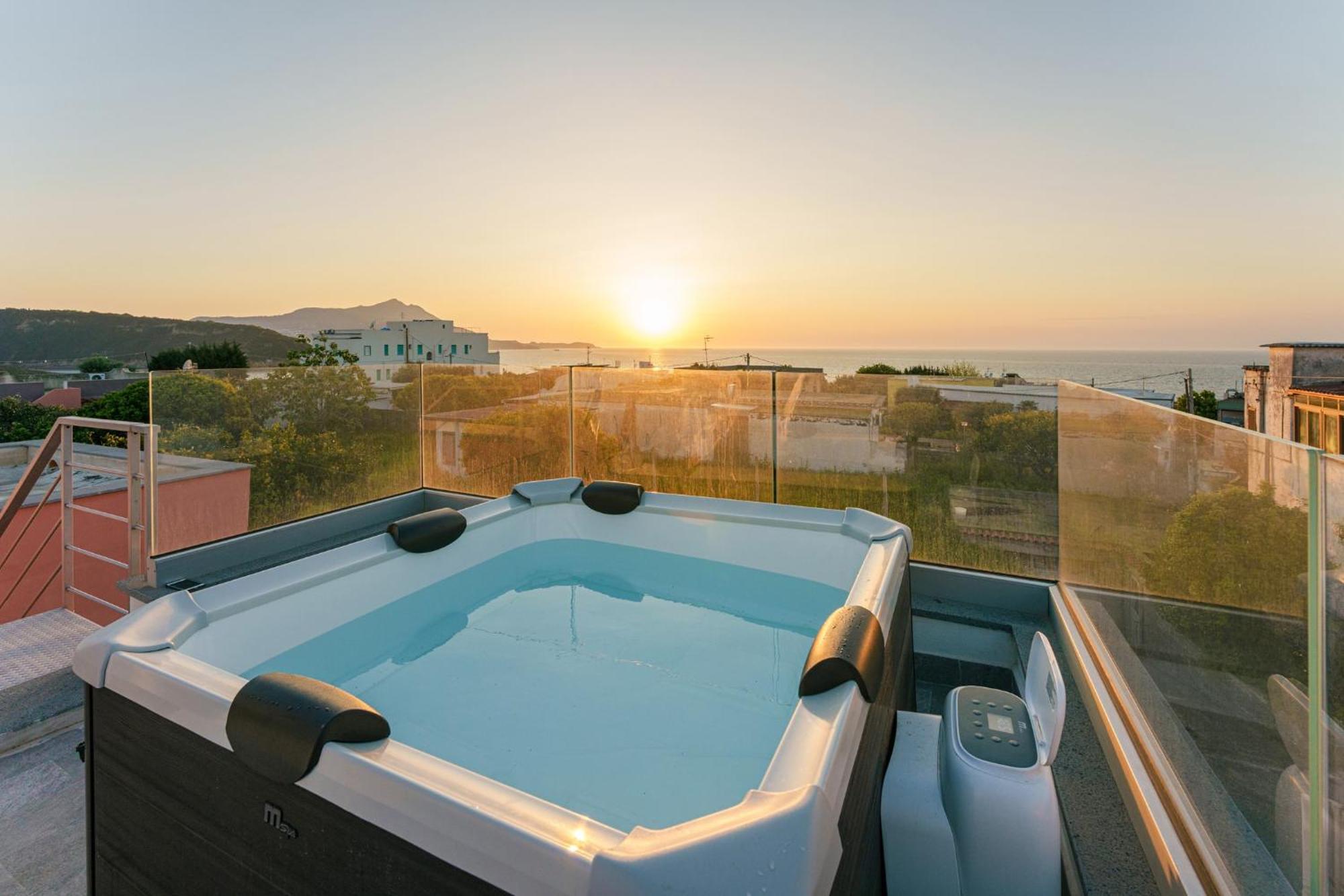 Le Rondinelle Rooms Procida Bagian luar foto