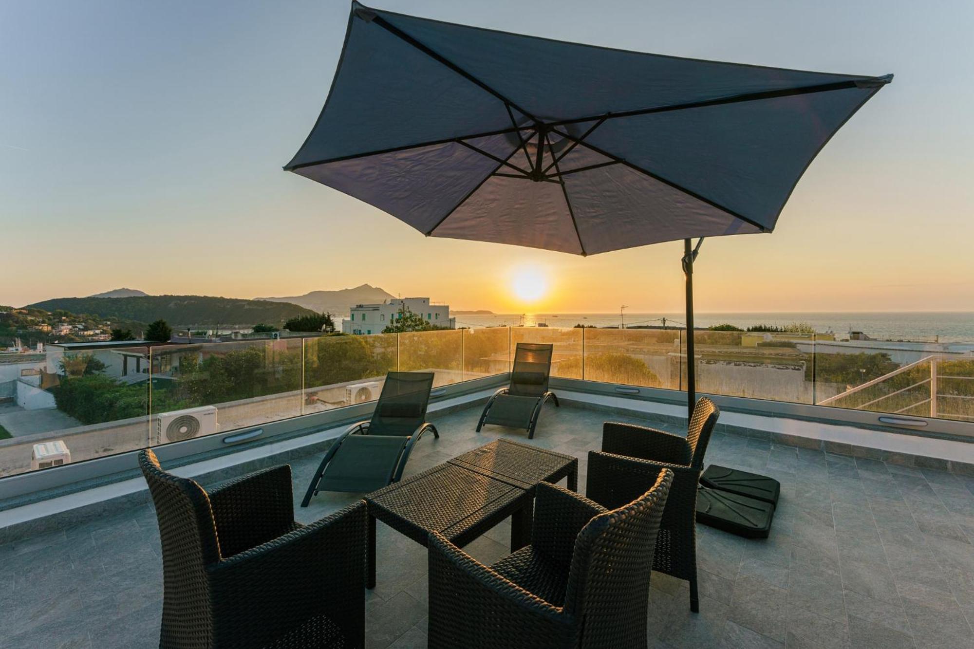 Le Rondinelle Rooms Procida Bagian luar foto