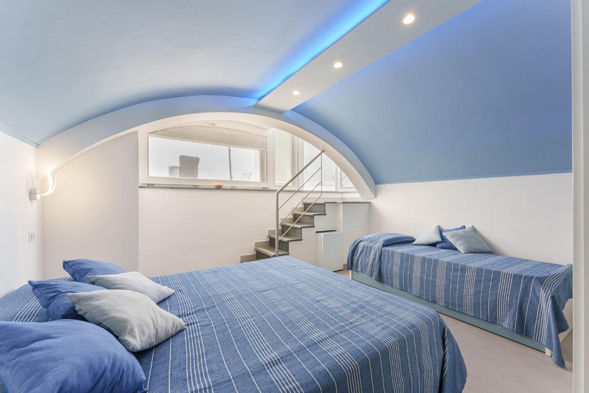 Le Rondinelle Rooms Procida Bagian luar foto