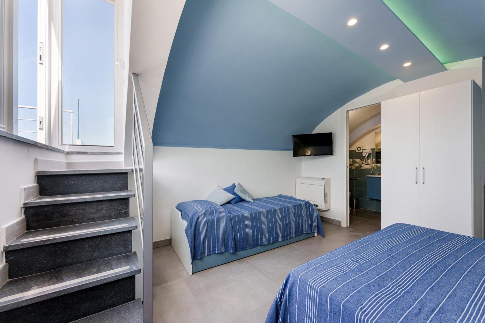 Le Rondinelle Rooms Procida Bagian luar foto