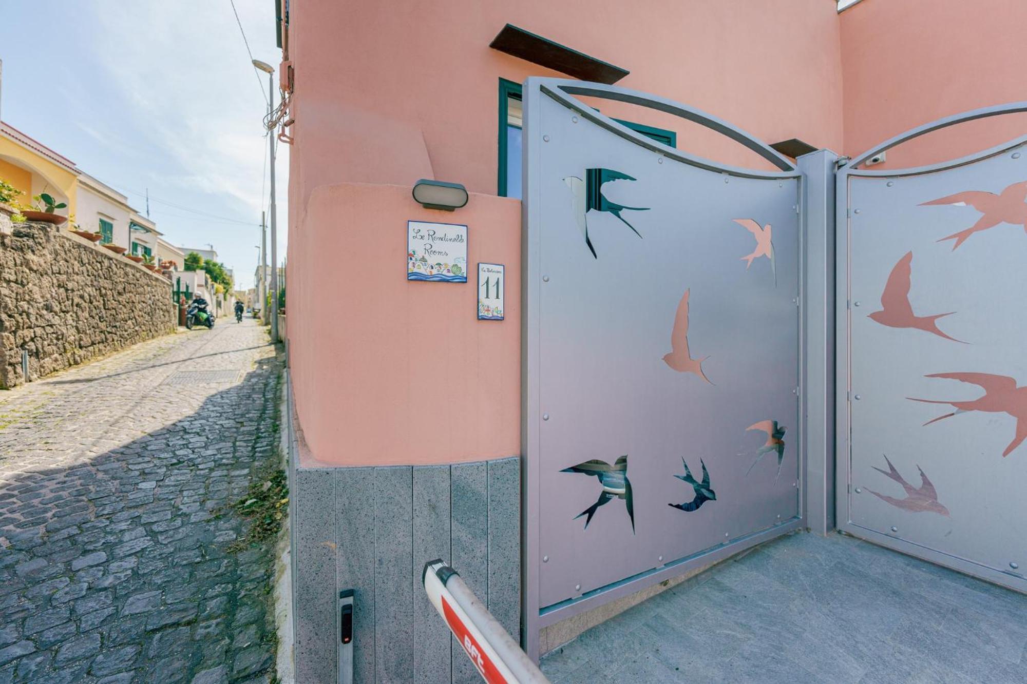 Le Rondinelle Rooms Procida Bagian luar foto