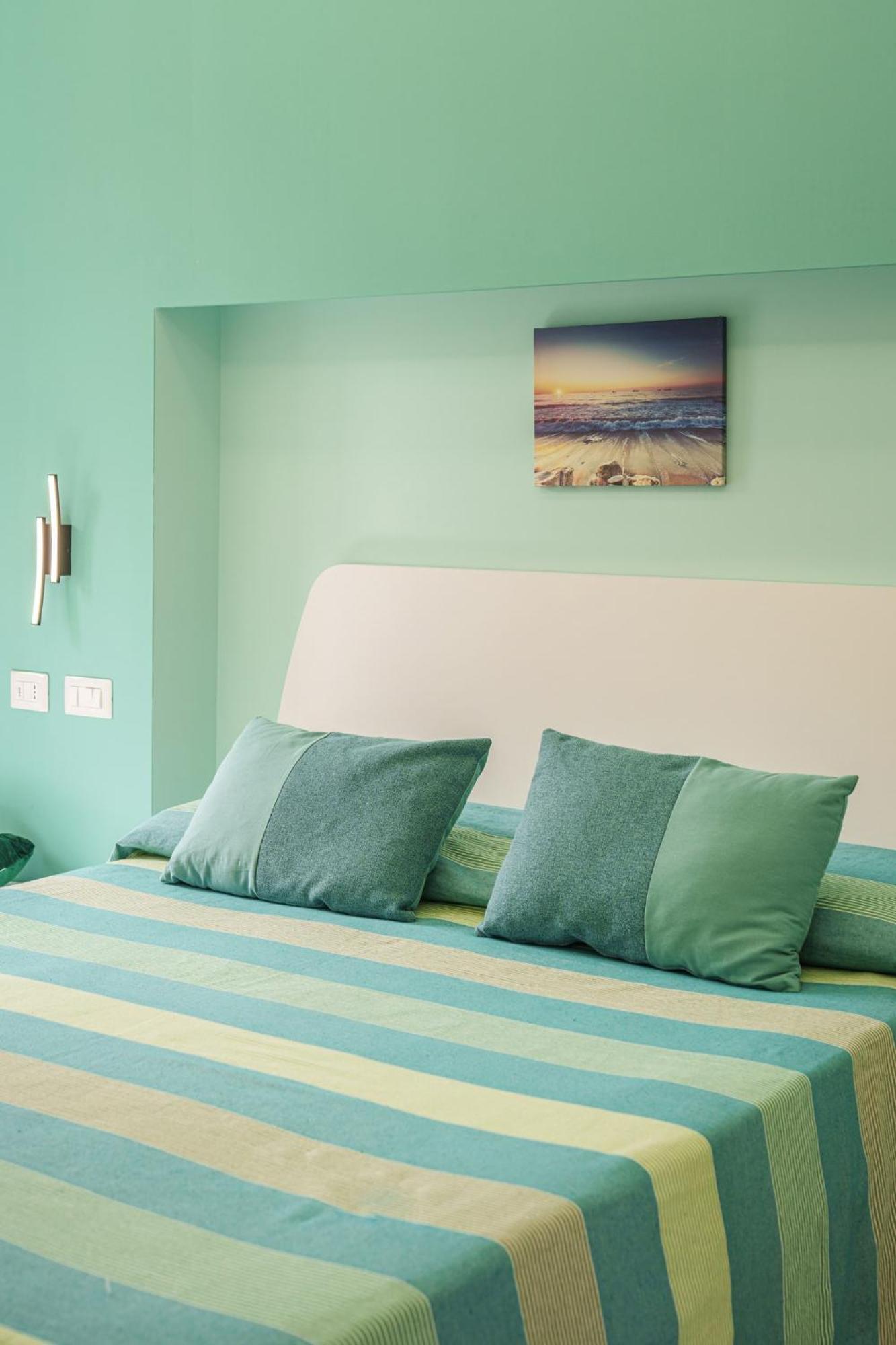 Le Rondinelle Rooms Procida Bagian luar foto