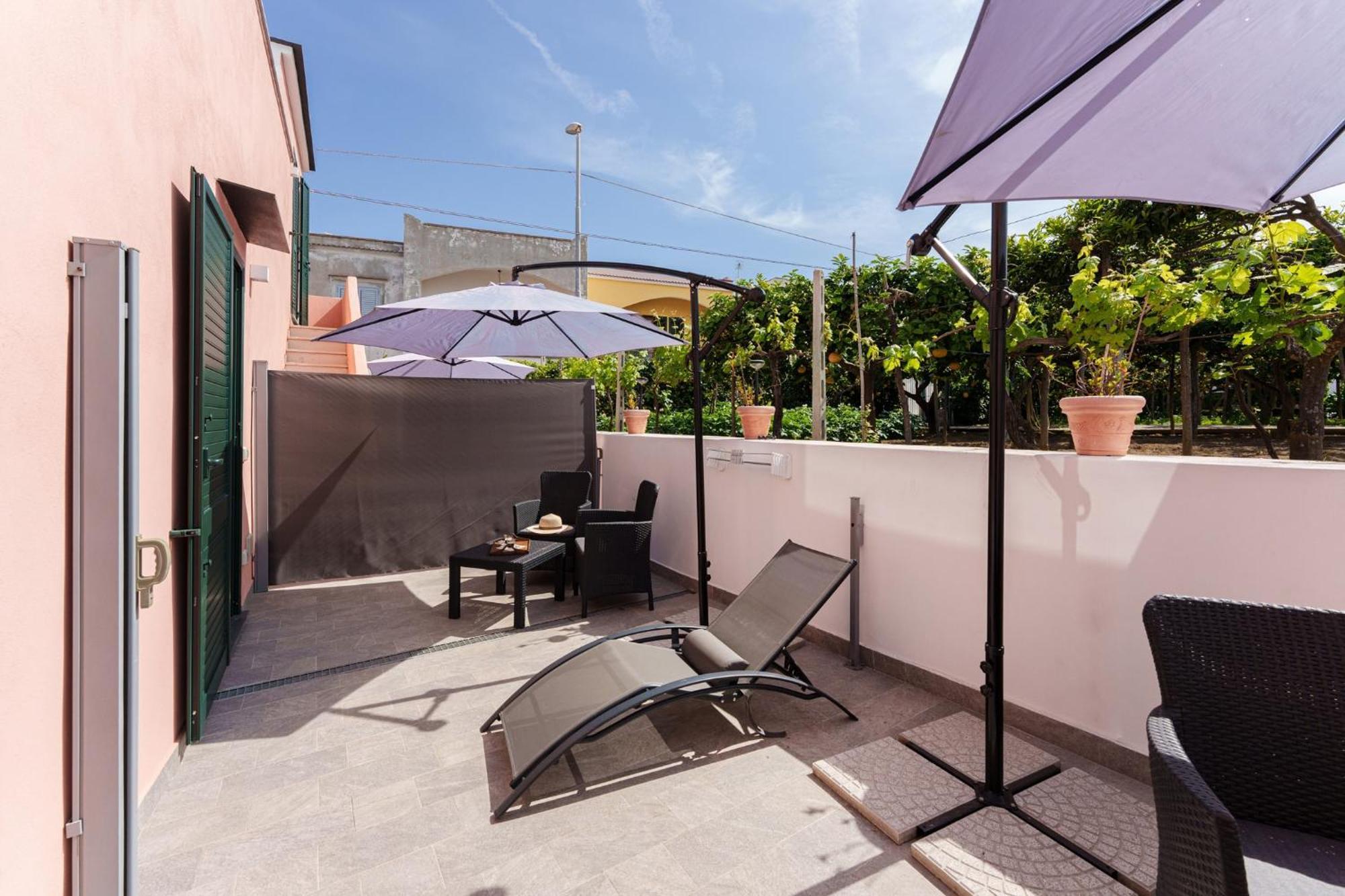 Le Rondinelle Rooms Procida Bagian luar foto
